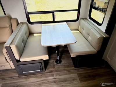 2025 Venture RV SportTrek - Photo 7