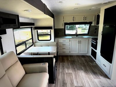 2025 Venture RV SportTrek - Photo 5