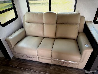 2025 Venture RV SportTrek - Photo 6