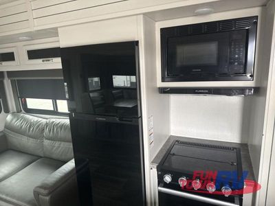 2023 Keystone RV Cougar Half-Ton - Photo 9