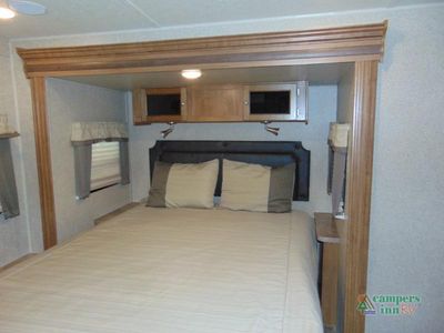 2017 Forest River RV Rockwood Ultra Lite - Photo 27