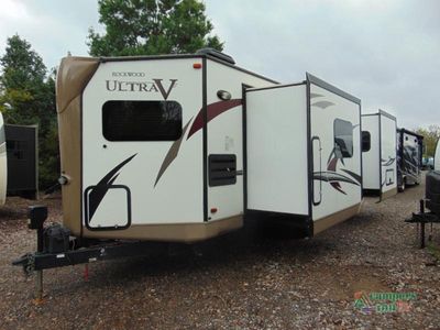 2017 Forest River RV Rockwood Ultra Lite - Photo 2