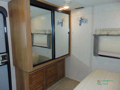 2017 Forest River RV Rockwood Ultra Lite - Photo 28