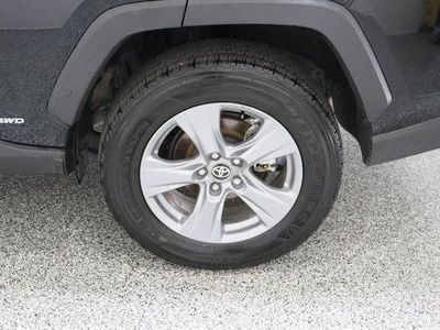 2025 Toyota RAV4 AWD — photo 10 view