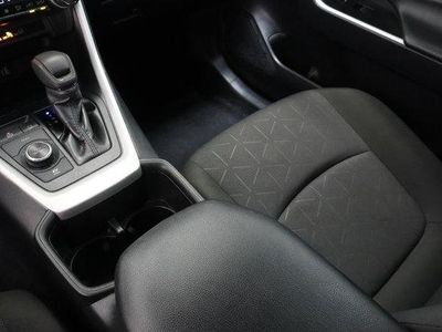 2025 Toyota RAV4 AWD — photo 17 view