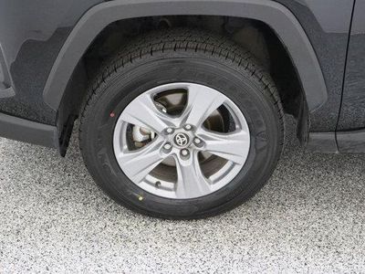 2025 Toyota RAV4 AWD — photo 11 view