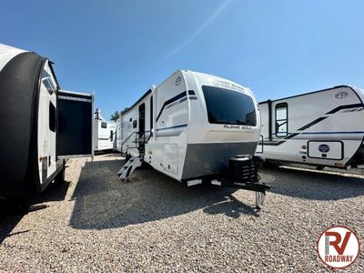 2026 Cherokee Alpha Wolf 280QBS — rear three-quarter view