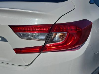 2022 Honda Accord — photo 8 view