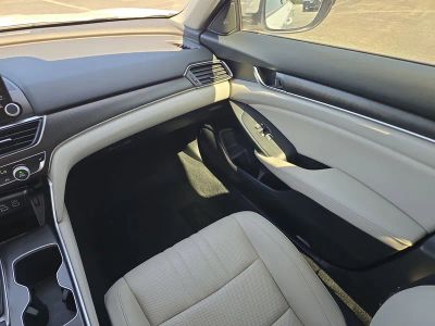 2022 Honda Accord — photo 12 view