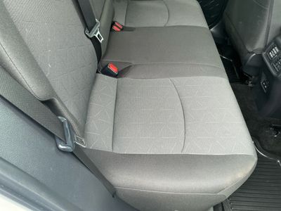 2025 Toyota RAV4 - Photo 15