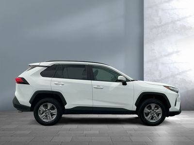 2025 Toyota RAV4 - Photo 4