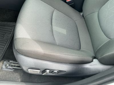 2025 Toyota RAV4 - Photo 5