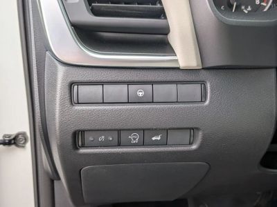 2023 Nissan Rogue — photo 14 view