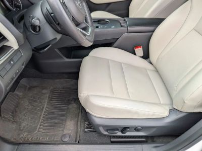 2023 Nissan Rogue — photo 11 view