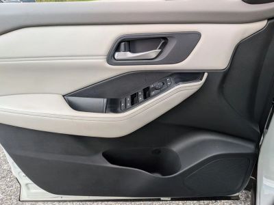2023 Nissan Rogue — photo 24 view