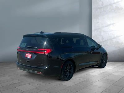 2025 Chrysler Pacifica — engine compartment view