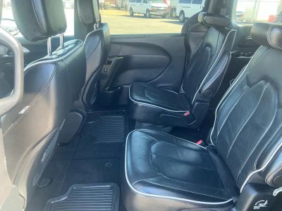 2025 Chrysler Pacifica — photo 16 view