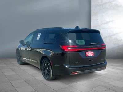 2025 Chrysler Pacifica — interior view