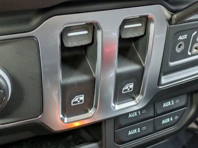 2026 Jeep Wrangler — photo 18 view