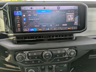 2026 Jeep Wrangler — photo 14 view