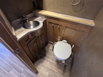 2019 Thor Motor Coach Palazzo - Photo 20