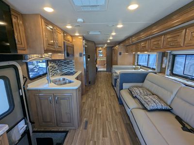 2019 Thor Motor Coach Palazzo - Photo 2