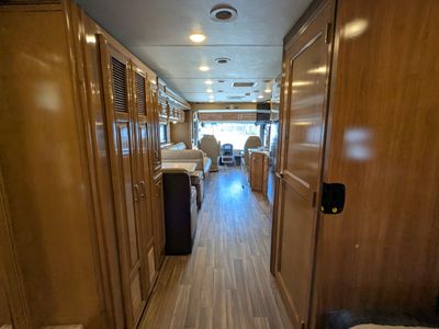 2019 Thor Motor Coach Palazzo - Photo 35
