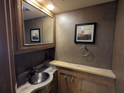 2019 Thor Motor Coach Palazzo - Photo 10
