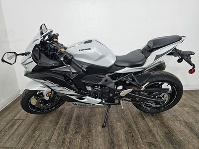 2025 Kawasaki NINJA ZX-4RR ABS - Photo 9