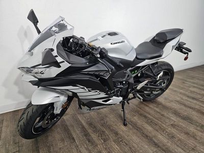 2025 Kawasaki NINJA ZX-4RR ABS - Photo 3