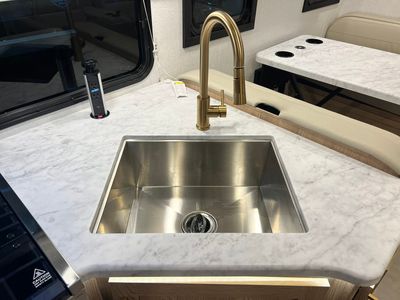 2026 Thor Motor Coach CHATEAU - Photo 13