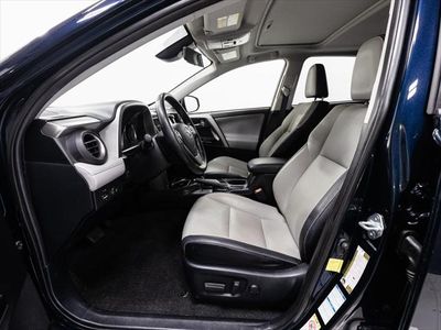 2018 Toyota RAV4 HYBRID - Photo 4