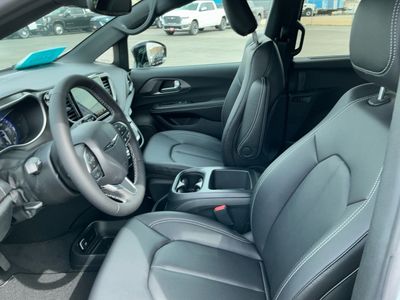 2026 Chrysler Pacifica - Photo 10
