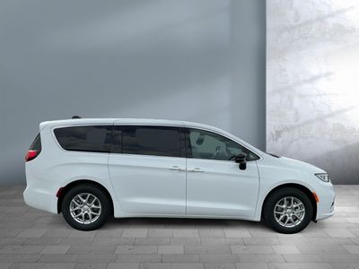 2026 Chrysler Pacifica - Photo 7