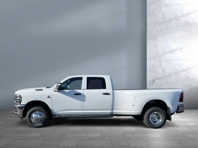 2026 Ram 3500 — photo 7 view
