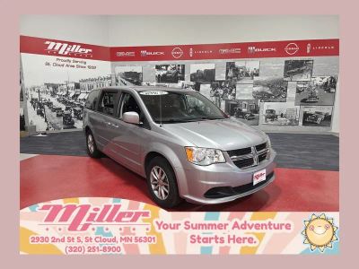 2016 Dodge Grand Caravan SE Plus in Billet Silver Metallic Clearcoat — front three-quarter view
