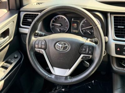 2017 Toyota Highlander - Photo 21