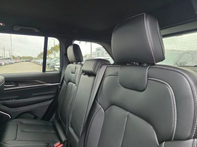 2026 Jeep Grand Cherokee — photo 7 view