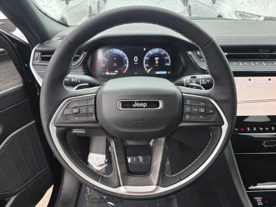 2026 Jeep Grand Cherokee — photo 16 view