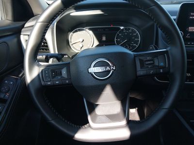 2025 Nissan Rogue — photo 17 view