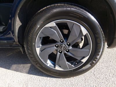 2025 Nissan Rogue — photo 11 view