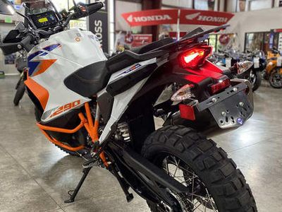2024 KTM 1290 Super Adventure R - Photo 18