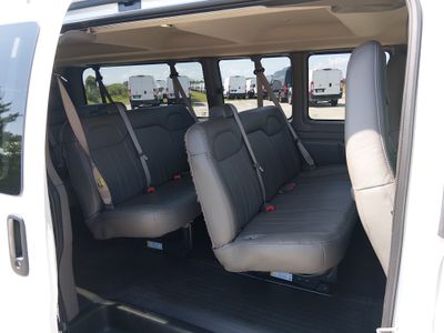 2020 Chevrolet Express Passenger - Photo 21