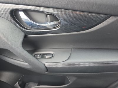 2016 Nissan Rogue — photo 21 view