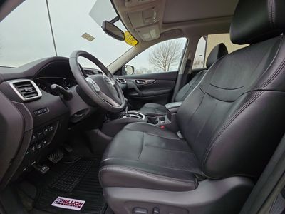 2016 Nissan Rogue — photo 9 view