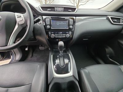 2016 Nissan Rogue — photo 13 view