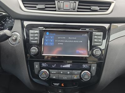 2016 Nissan Rogue — photo 11 view