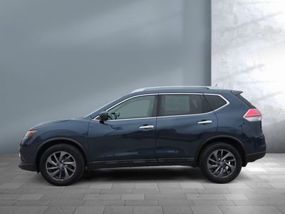 2016 Nissan Rogue — rear three-quarter view