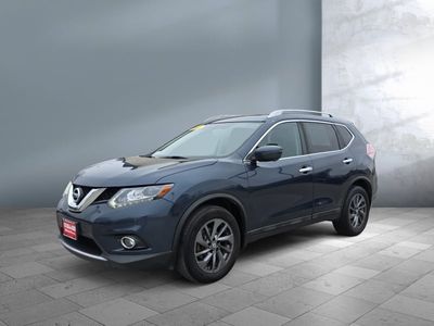 2016 Nissan Rogue — front three-quarter view