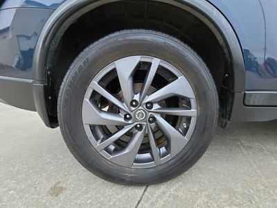 2016 Nissan Rogue — photo 16 view